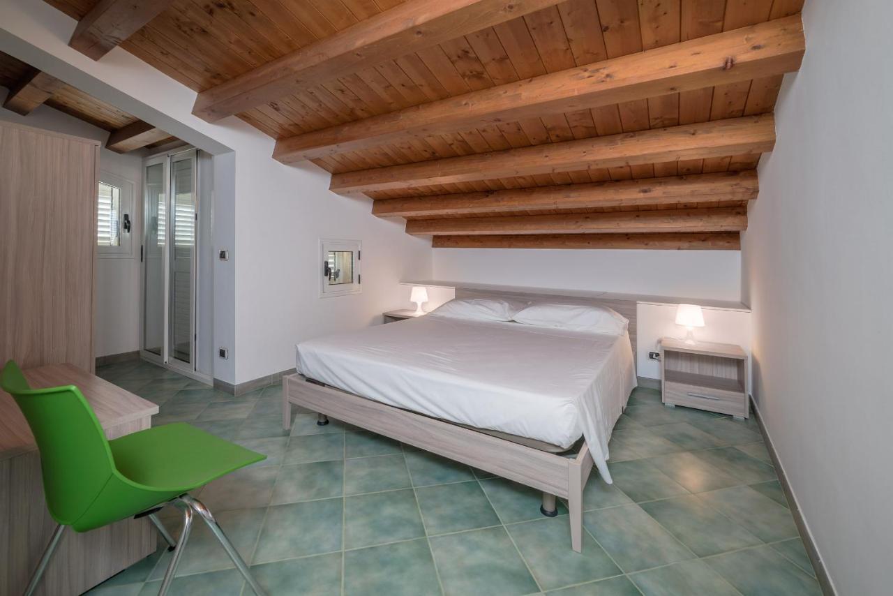 Archimede, Appartamento Con Vista In Centro A Marina Di Ragusa Exterior foto