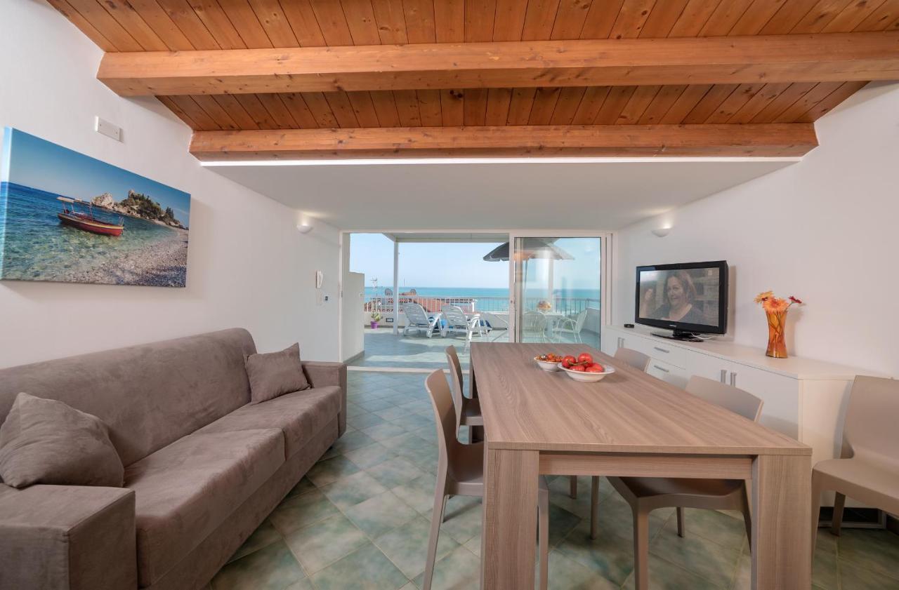 Archimede, Appartamento Con Vista In Centro A Marina Di Ragusa Exterior foto