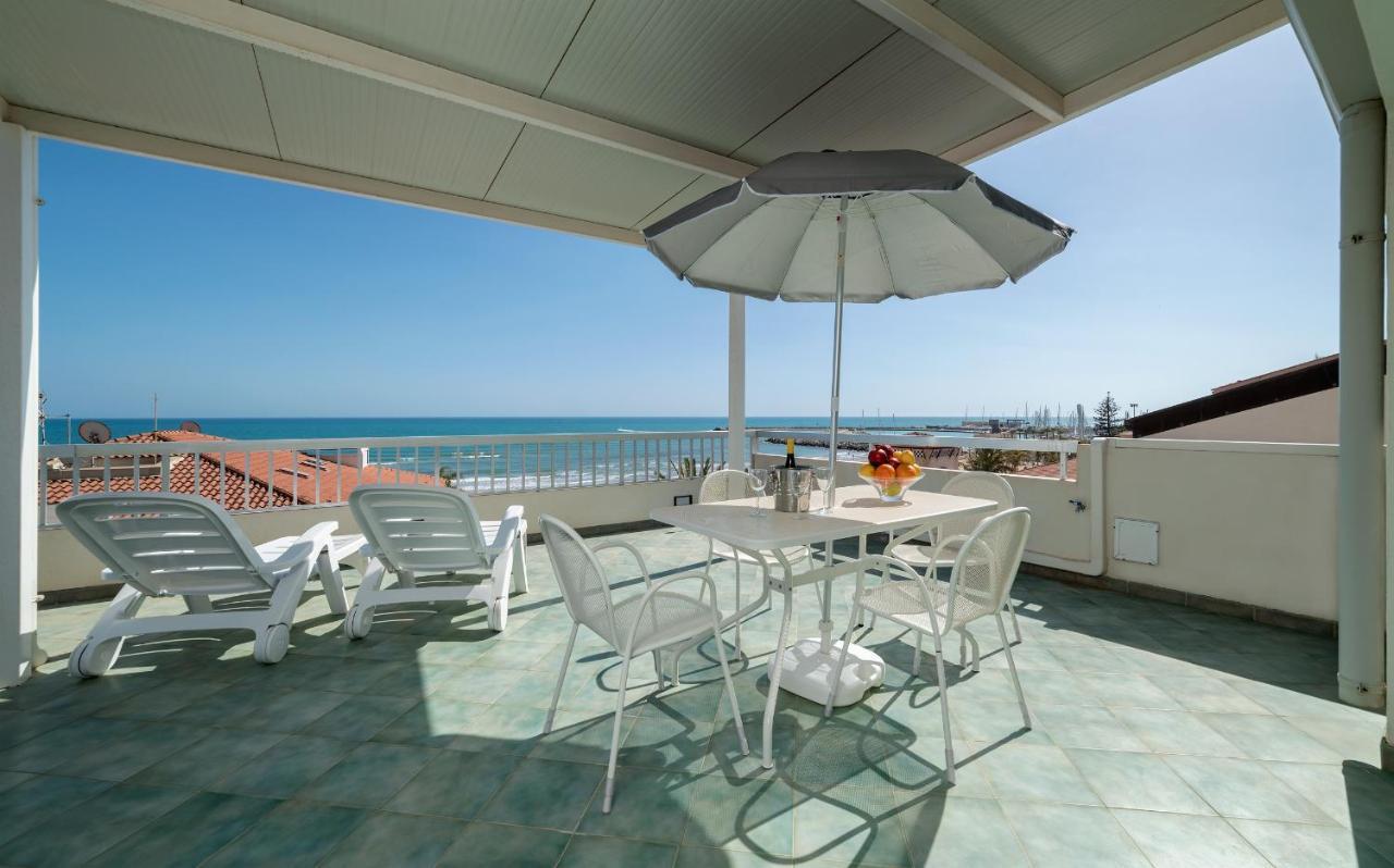 Archimede, Appartamento Con Vista In Centro A Marina Di Ragusa Exterior foto