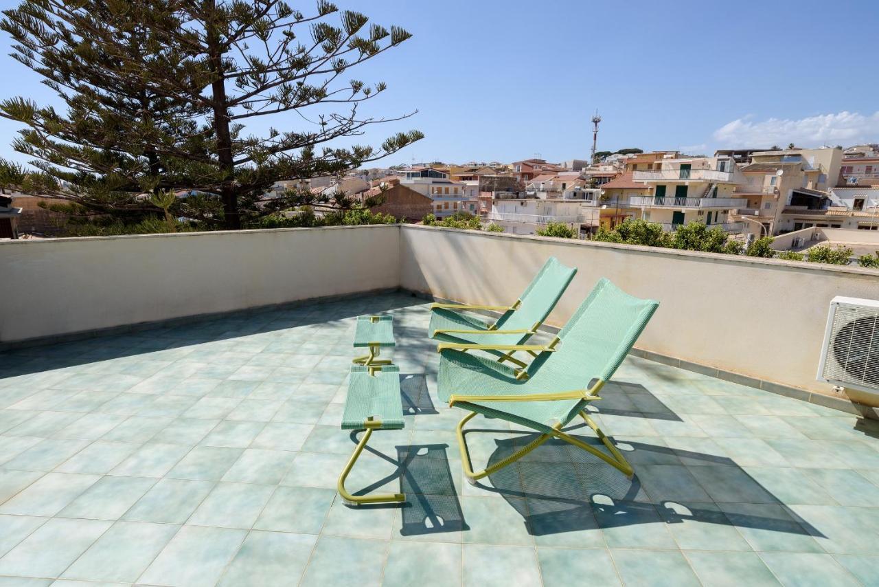 Archimede, Appartamento Con Vista In Centro A Marina Di Ragusa Exterior foto