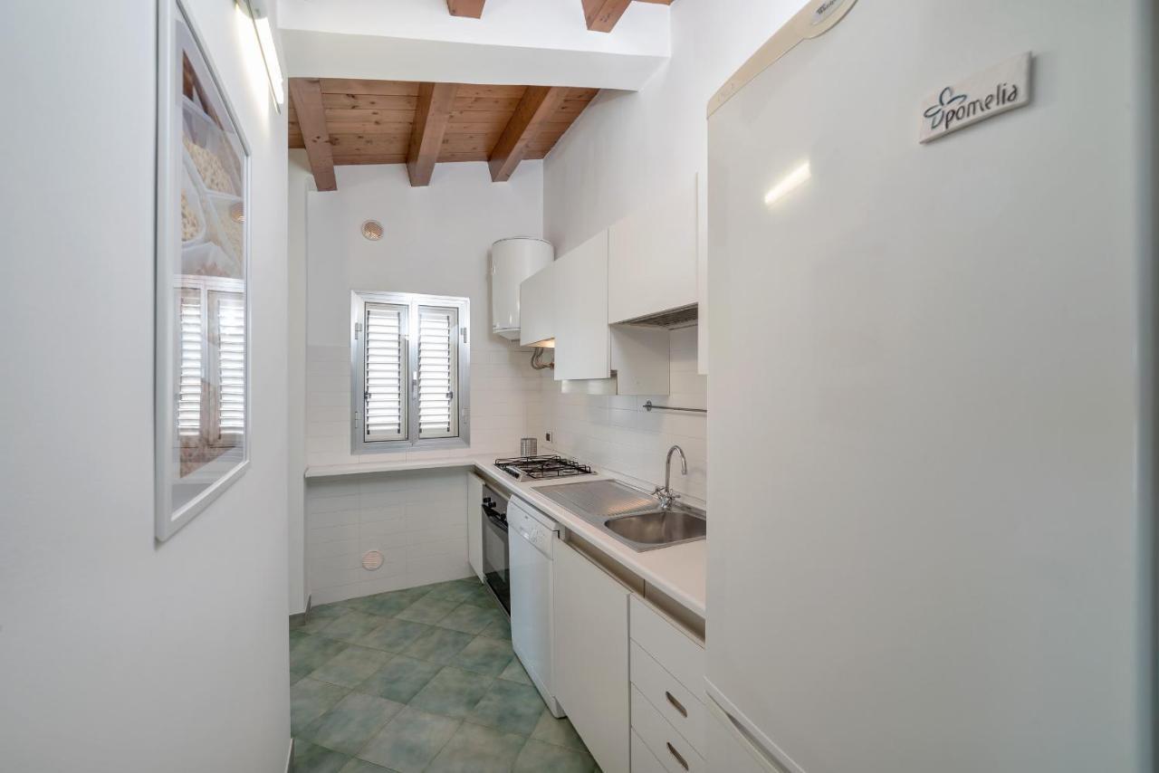 Archimede, Appartamento Con Vista In Centro A Marina Di Ragusa Exterior foto