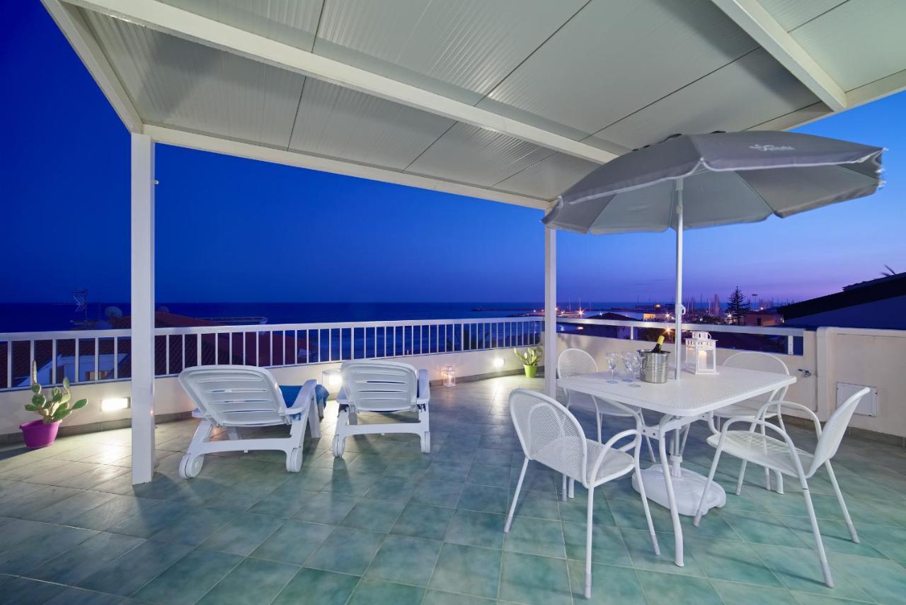 Archimede, Appartamento Con Vista In Centro A Marina Di Ragusa Exterior foto