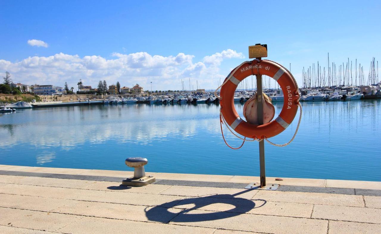 Archimede, Appartamento Con Vista In Centro A Marina Di Ragusa Exterior foto